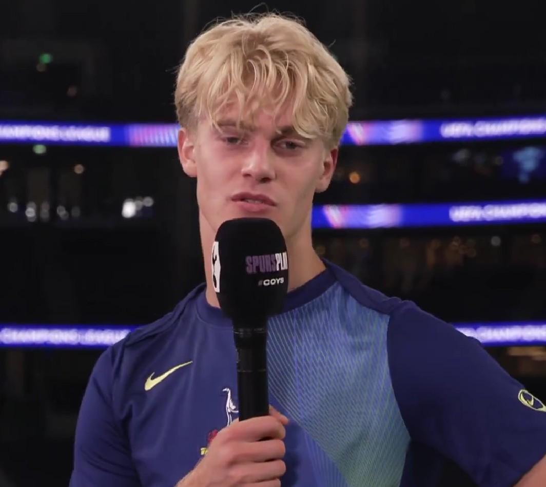 状态, 球迷面前比, 但我必须陪 状态, 球迷面前比, 但我必须陪