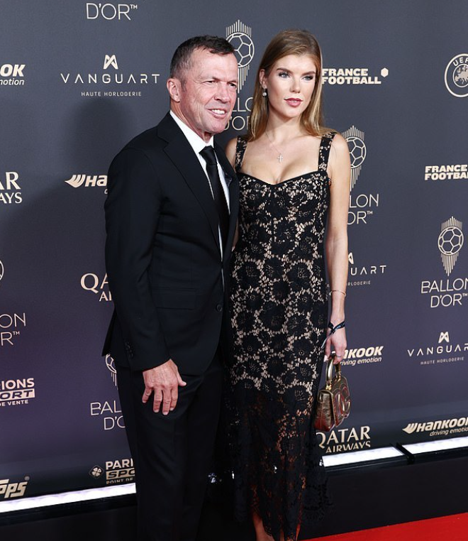 第一任妻子, 金支援, 年之后宣布